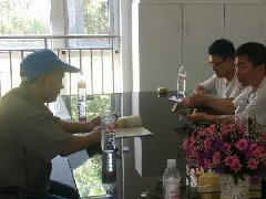 我廠受青島某廠邀請(qǐng)洽談管件內(nèi)部清理噴丸機(jī)采購(gòu)